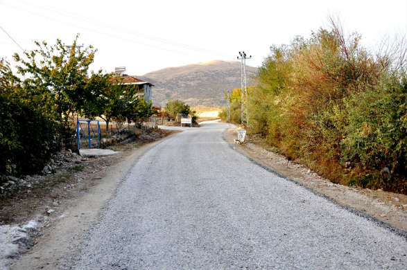 Traktörün Çıkamadığı Mahallelere Artık Otomobille Gidiliyor