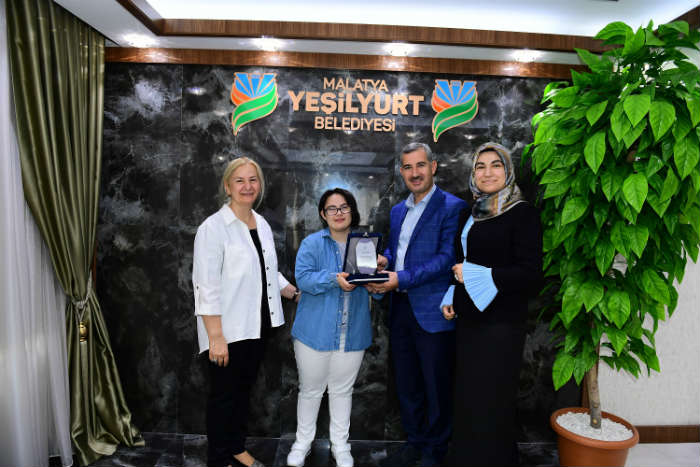 İrem Vardı, Çalışkanlığıyla Göz Doldurdu