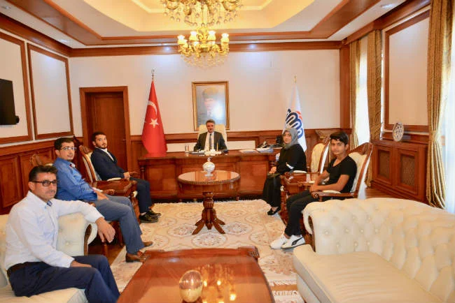 Yazıhan Yardımlaşma Derneği’nden  ,Vali Aydın Baruş’a Ziyaret