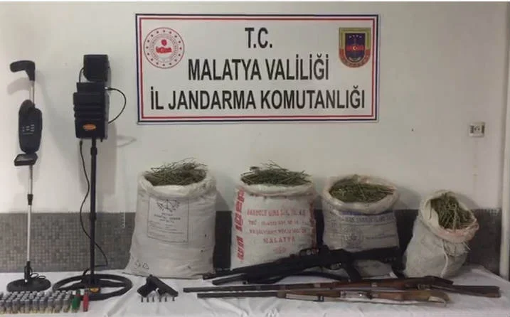 Darende Uzunhasan Mahallesinde 50 Kg Uyuşturucu Madde Ele Geçirildi.