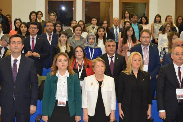 Rektör Karabulut, “Anadolu’nun bin yıllık geleneksel tıbbını bilimsel olarak ayağa kaldırmalıyız”