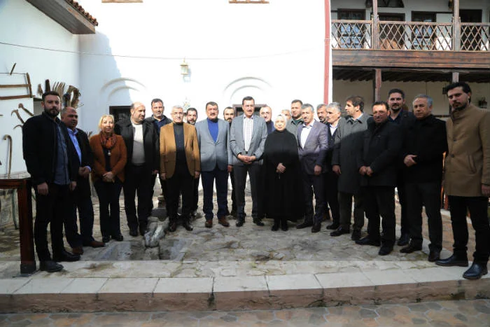Battalgazi Belediye Başkanı Osman Güder, muhtarlarla bir araya geldi.