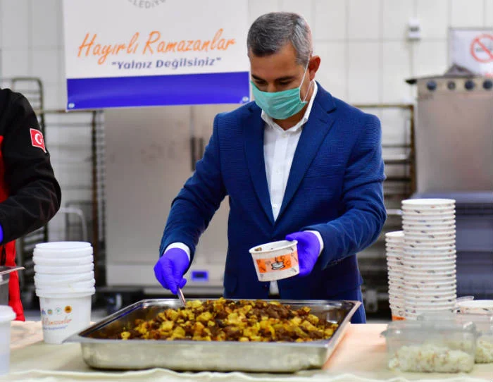 İhtiyaç Sahibi 350 Vatandaşımıza Günlük 4 Çeşit Sıcak Yemek Ulaştıracağız