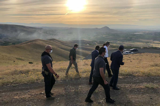 Vali Baruş Deprem Konutları Yer Tespiti İncelemelerinde Bulundu
