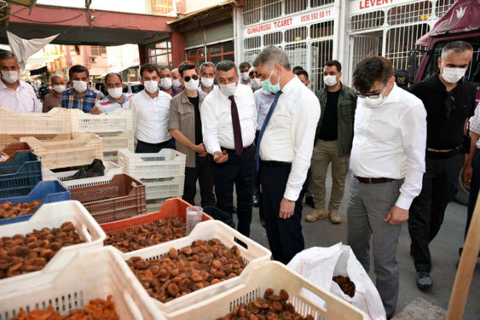 Vali Baruş “Büyük Şire Pazarının Sorunlarının Çözümü İçin Gerekli Çalışmalar Yapılıyor”