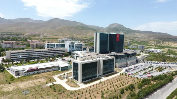 TÖTM, Onkoloji Hastanesi  hasta kabulüne başladı.