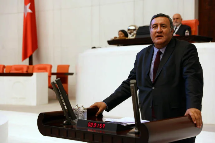 Gürer: “EYT’lilere karşı iktidar sağır”