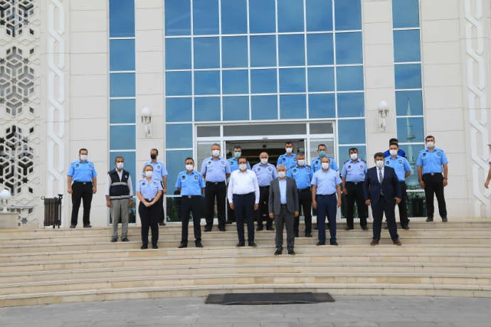 Güder, zabıta teşkilatının 194. yılı dolayısıyla Battalgazi Belediyesi Zabıta Müdürlüğü’nü ziyaret etti.