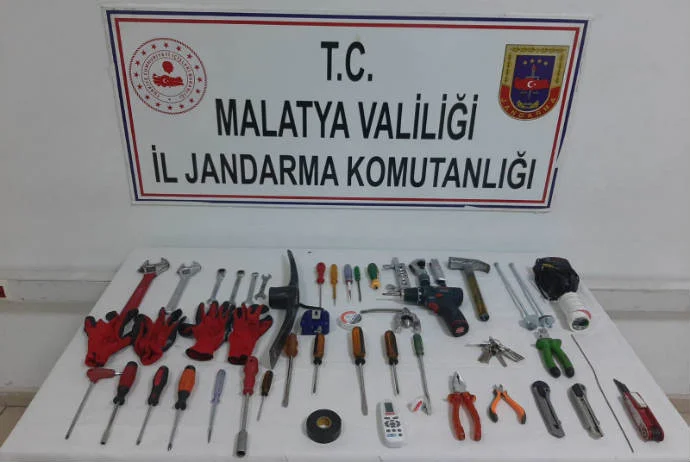 Malatya İl Jandarma Komutanlığı Hırsızlara Göz Açtırmıyor. Baz İstasyonu Fareleri Yakalandı