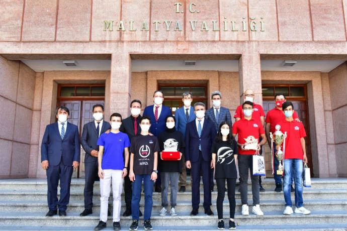 Vali Baruş, Çalışmayı ve Hayal Kurmayı Kesinlikle Bırakmayın