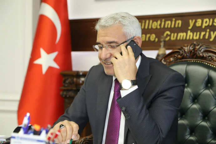 Battalgazi Belediye Başkanı Osman Güder, TRT GAP Diyarbakır Radyosunun canlı yayınına telefonla bağlandı