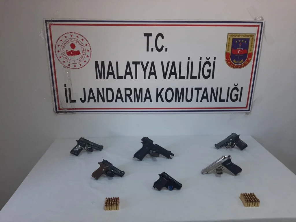 Jandarma’dan Silah Kaçakçılarına karşı operasyon 