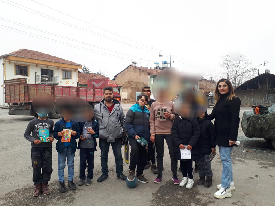Malatya Gelecek Partisi Kadın Kolları ve Gençlik Kolları Gelecek Nesillere Kitap Dağıttı