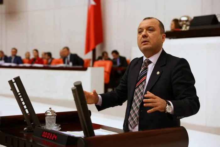 Battalgazi Belediye Başkanı Osman Güder, Battalgazi Semt Kütüphanesi’nin inşaat çalışmalarını inceledi.