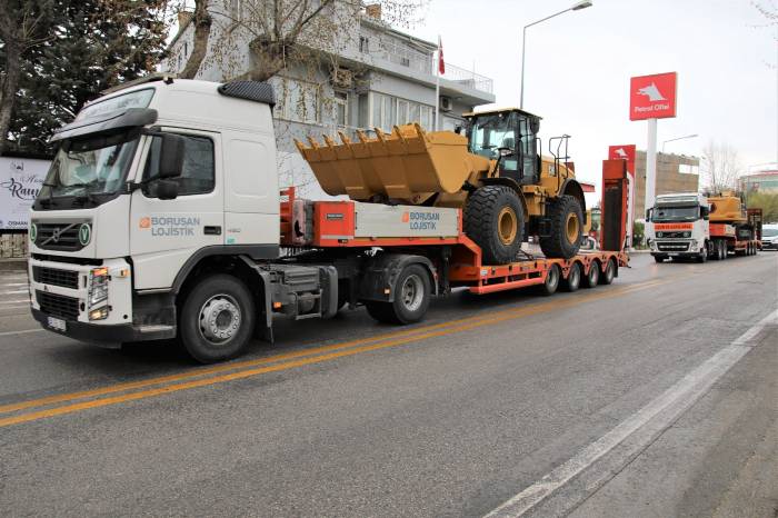 Battalgazi Belediyesi, satın aldığı 5 adet iş makinesi ile araç parkı filosuna güç kattı.