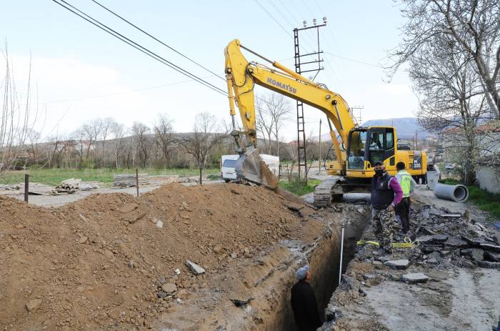 Güder : Orduzu bölgesinde yapımı devam eden 30 metrelik bağlantı yolu ve alt yapı çalışmaların incelediı