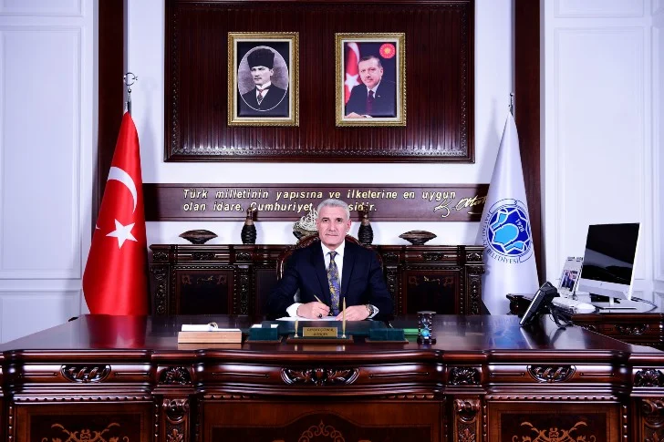 Battalgazi Belediye Başkanı Osman Güder, 19 Mayıs Atatürk’ü Anma Gençlik ve Spor Bayramı dolayısıyla yazılı bir kutlama mesajı yayımladı