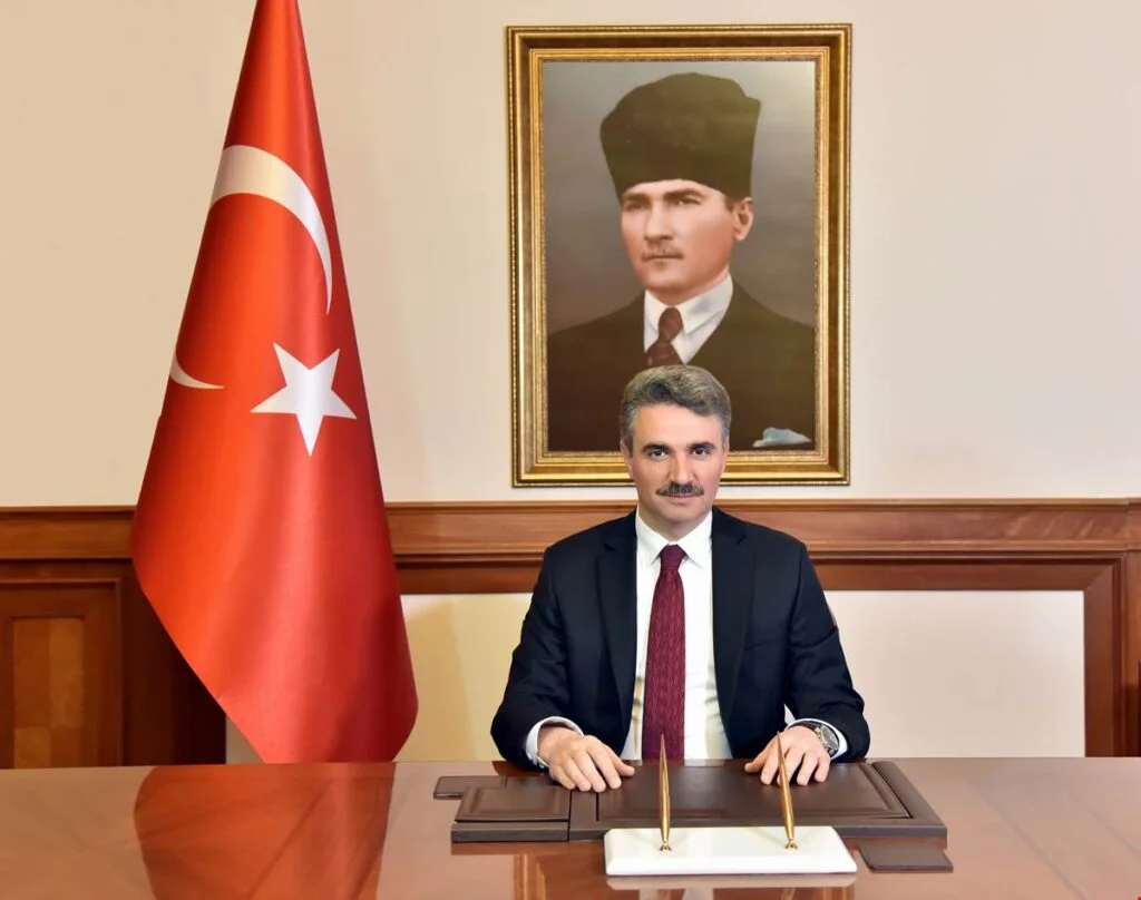 Sayın Valimizin “15 Temmuz Şehitlerini Anma, Demokrasi ve Milli Birlik Günü” Mesajları