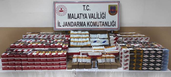 Malatya İl Jandarma Komutanlığı Ekipleri  Battalgazi İlçesinde Kaçak Sigara Makaron ve Sigara Kağıdı Ele Geçirdi