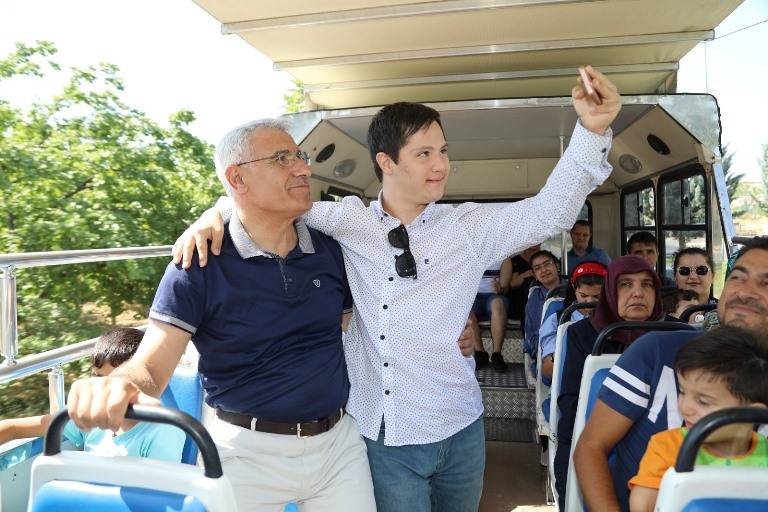 Battalgazi Belediye Başkanı Osman Güder, 3 Aralık Dünya Engelliler Günü dolayısıyla bir mesaj yayımladı