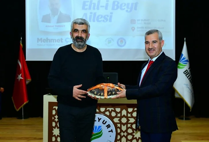 Yeşilyurt Belediyesi Malatya’lı Yazar Ahmet Turgut’un katılımıyla ‘Ehli Beyt Ailesi’ konulu panel düzenledi