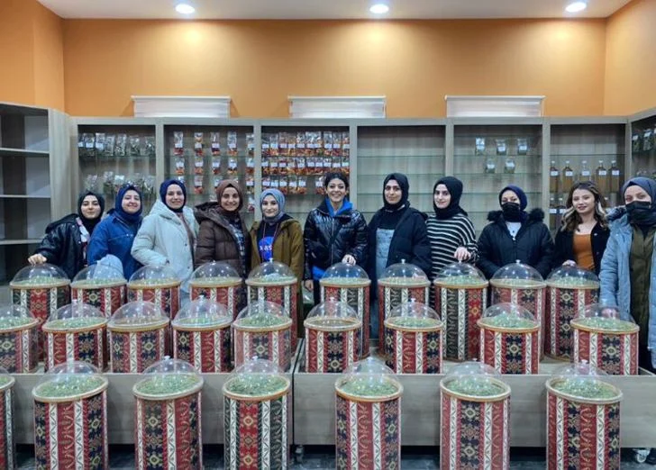 Yeşilyurt Belediyesi ‘Aktif Yaşamda Bende Varım’ Projesi Kapsamında Kadınlara Yönelik Bilgilendirme Programları Düzenliyor