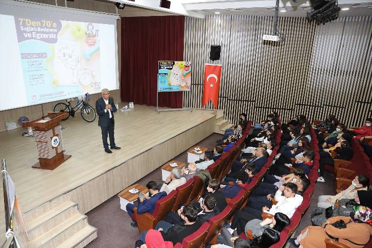 Battalgazi’de “7’den 70’e Sağlıklı Beslenme ve Egzersiz” konferansı her yaş vatandaştan yoğun ilgi gördü.
