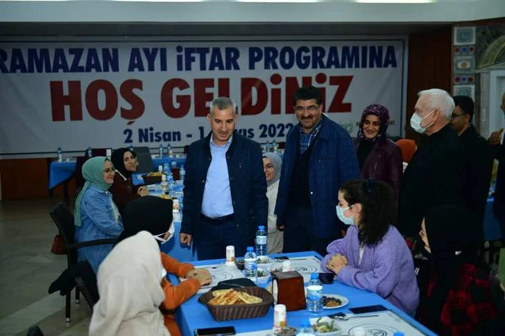 Sizler Geleceğimizin Mimarlarısınız, Hepinize Güveniyoruz