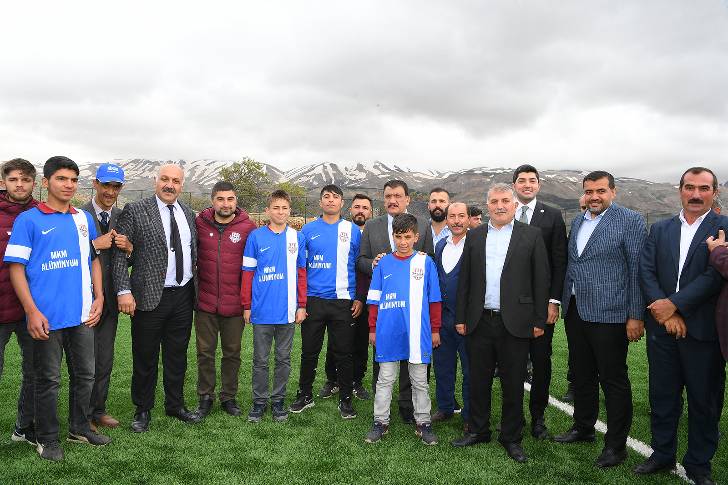 Başkan Gürkan Erkenek Mahallesi sakinleriyle bir araya geldi. 