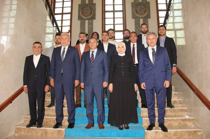AK Parti heyetinden Malatya Valisine ziyaret