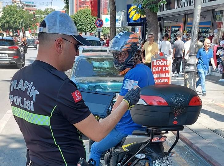 Malatya İl Emniyet Müdürlüğü Trafik ve Asayiş birimleri tarafından motosiklet ve sürücülerine yönelik denetim yapıldı.
