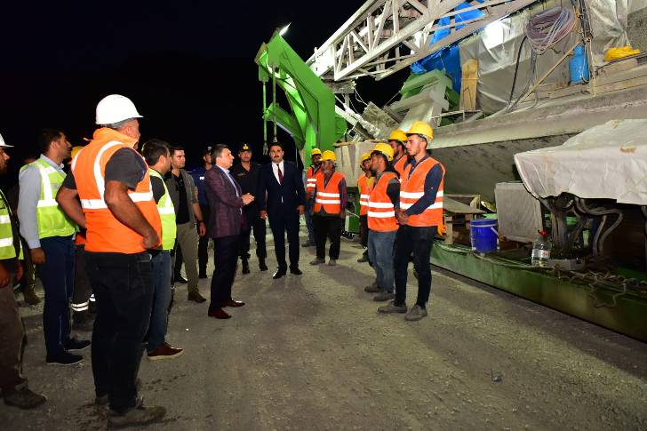 Vali Hulusi Şahin, cumartesi günü Arguvan ilçesine gelerek çeşitli incelemelerde bulundu.