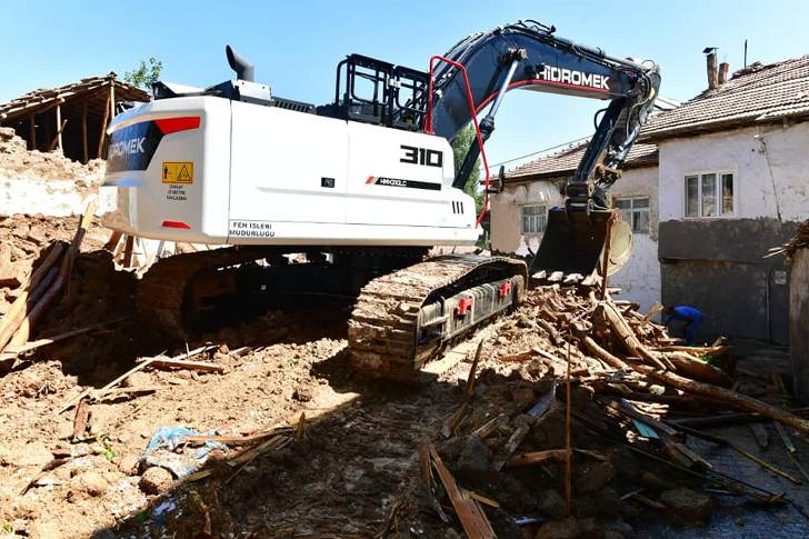 “Ocak ve Eylül Ayları Arasında 47 Metruk Evin Yıkımını Gerçekleştirdik”