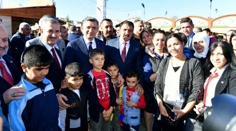 Çocuk Kitapları Festivalimize Şenlik Havasında Başladık