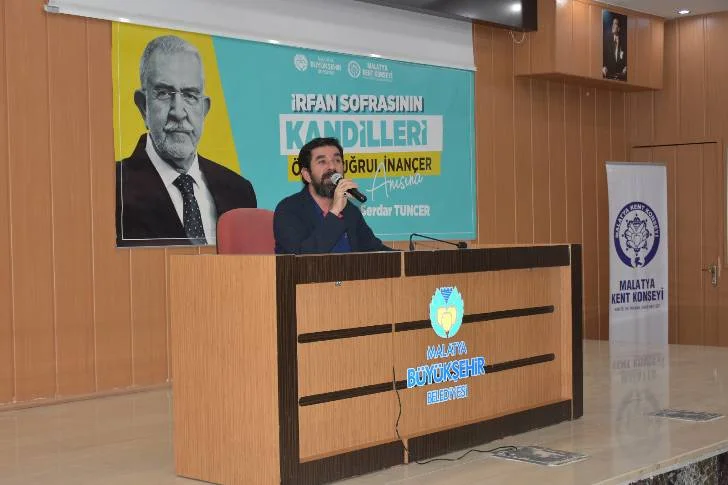 Ömer Tuğrul İnançer anısına “İrfan Sofrasının Kandilleri” konulu bir program düzenlendi.