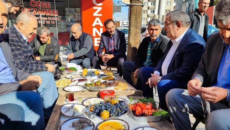 Faik Erdoğan Vakfı Mütevelli Heyet Başkanı Reşat Erdoğan, “ Siyasete olup olmama kararını size soracağım..”