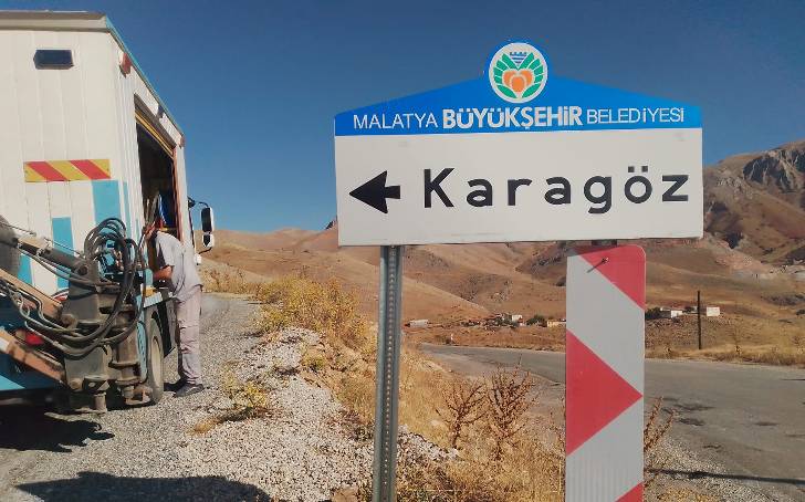 Yön ve bilgilendirme levhaları  tarafından yenileniyor.