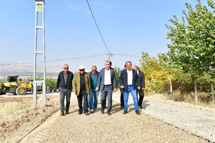 “Kırlangıç Mahallemizin Yollarını Konforlu Hale Getiriyoruz”