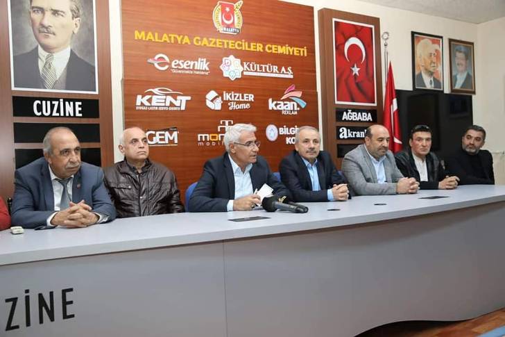 Başkan Güder, “Basını ayakta tutabilmemiz için hepimize sorumluluklar düşüyor” dedi. .