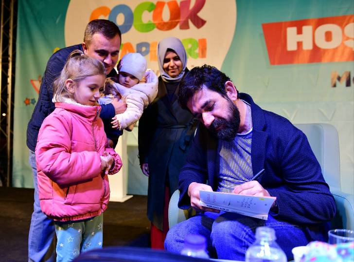 Serdar Tuncer Şiirleri ve Sohbetleriyle Unutulmaz Bir Gece Yaşattı