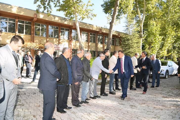 Malatya Büyükşehir Belediye Başkanı Selahattin Gürkan, Özsan Sanayi Sitesinde esnaflarını ziyaret etti