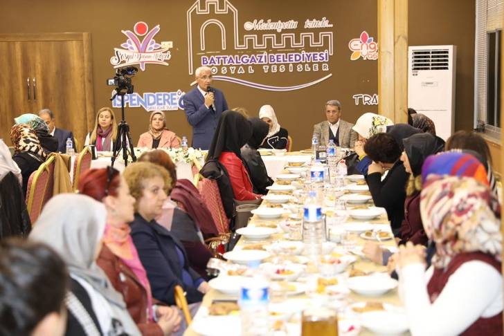 Başkan Güder, 24 Kasım Öğretmenler Günü münasebetiyle öğretmenlerle bir araya geldi