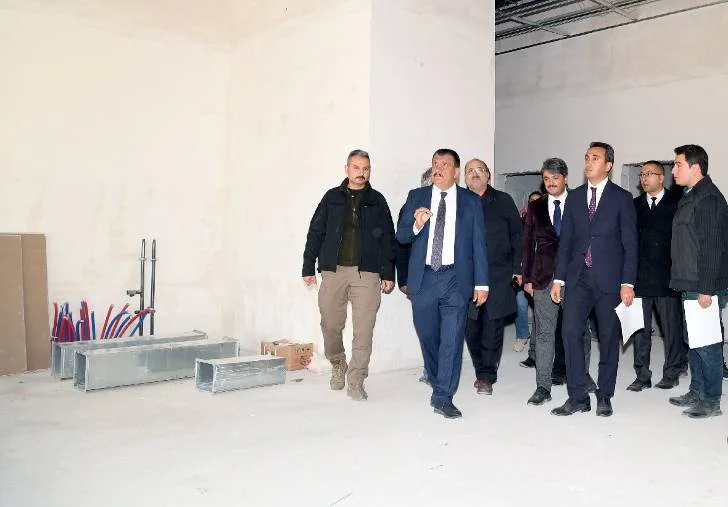 Başkan Gürkan, yapımı tamamlanmak üzere olan Millet Kütüphanesi’nde incelemelerde bulundu.