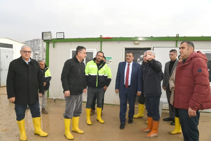 Başkan Gürkan 300 bin m2 alan üzerinde kurulmakta olan 100. Yıl Kent Parkında incelemelerde bulundu