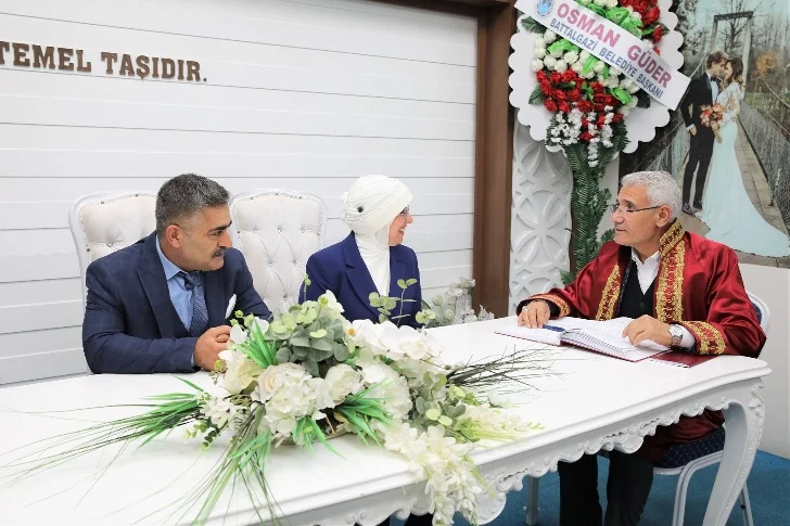 Battalgazi’de 2022 yılı içerisinde toplam bin 212 çiftin mutluluğa EVET dedi