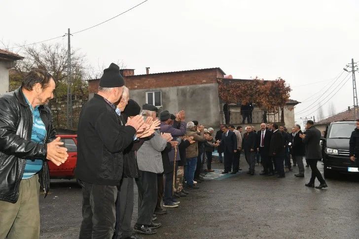 Başkan Gürkan, Doğanşehir ilçesi Elmalı Mahallesini ziyaret ederek, mahallelilerle bir araya geldi.
