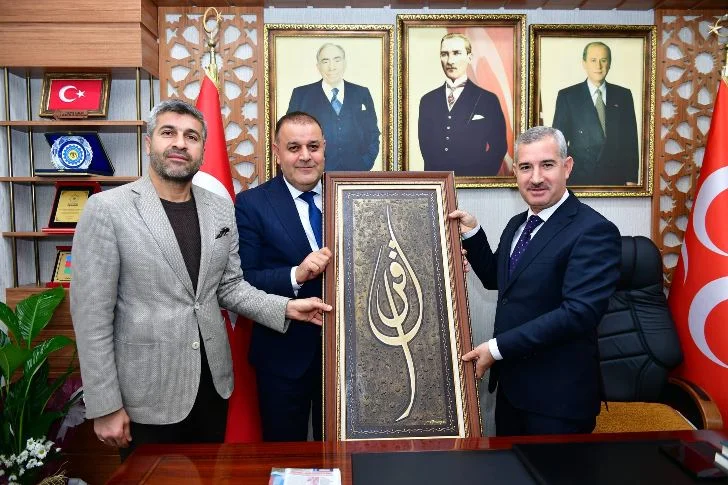 Başkan Çınar, MHP Malatya İl Başkanlığına atanan Gökhan Gök’ü ziyaret ederek ‘hâyırlı olsun’ dileklerini paylaştı.