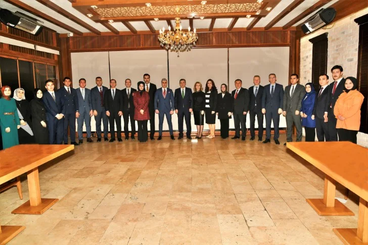 Vali Hulusi Şahin “10 Ocak İdareciler Gününde” Mülki İdare Amirleri İle Bir Araya Geldi