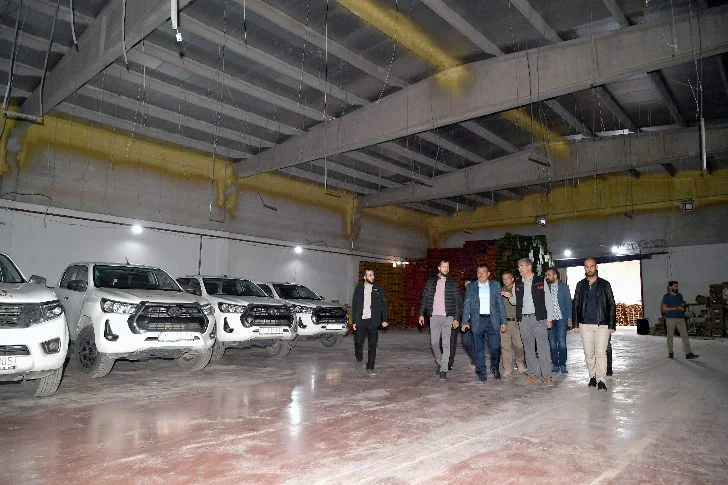 Başkan Gürkan (İHH) Malatya Şubesinin lojistik merkezini ziyaret etti.
