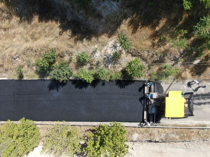 Yıldıztepe Mahallesi’nde asfalt serme çalışmalarına başlanıldı.